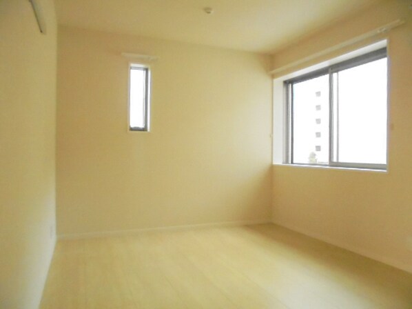 プレミアス三左衛門の物件内観写真